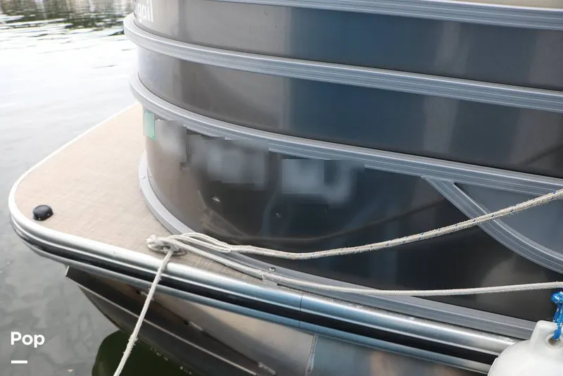 Slide: The Image of Lowe SS230W 2024 - 16194851