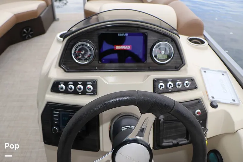 Slide: The Image of Lowe SS230W 2024 - 16194887