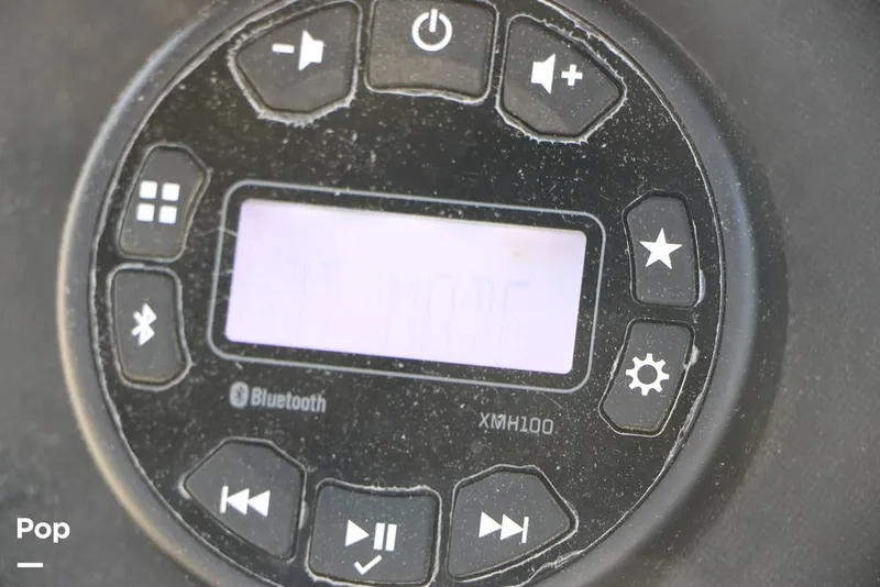 Slide: The Image of Bayliner VR6 OB 2024 - 16368597