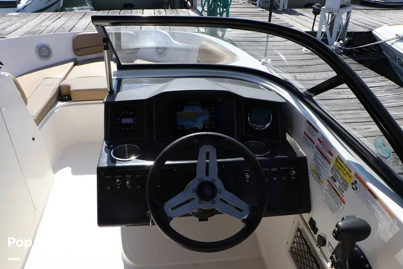 Slide: The Image of Bayliner VR6 OB 2024 - 16368610