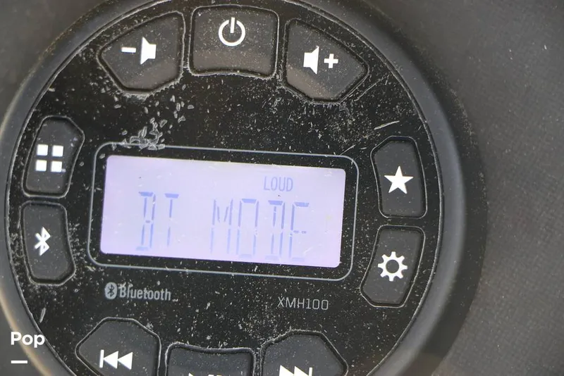 Slide: The Image of Bayliner VR6 OB 2024 - 16368520