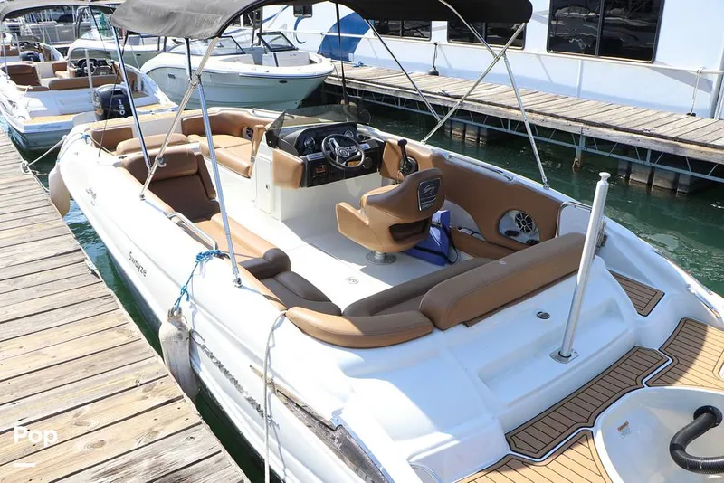 Slide: The Image of Crownline Boats E225 XS 2023 - 16368539