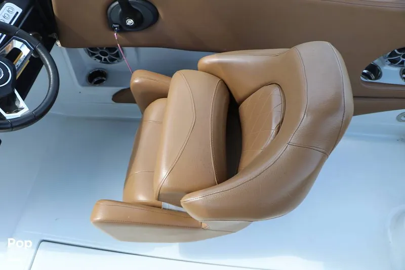 Slide: The Image of Crownline Boats E225 XS 2023 - 16368557