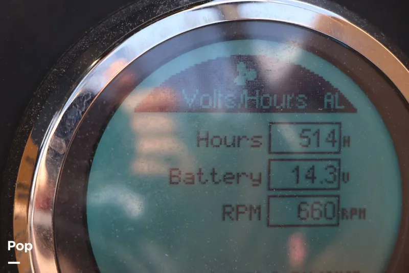 Slide: The Image of Crownline Boats E225 XS 2023 - 16368563