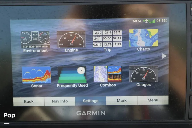 Slide: The Image of Crownline Boats E225 XS 2023 - 16368565