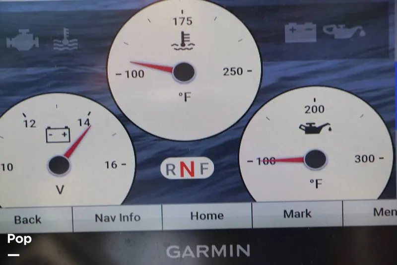 Slide: The Image of Crownline Boats E225 XS 2023 - 16368567