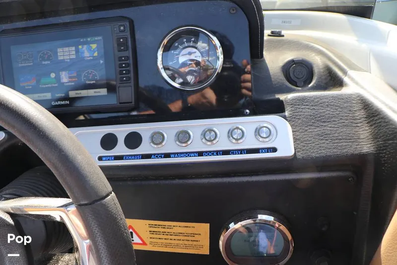 Slide: The Image of Crownline Boats E225 XS 2023 - 16368571