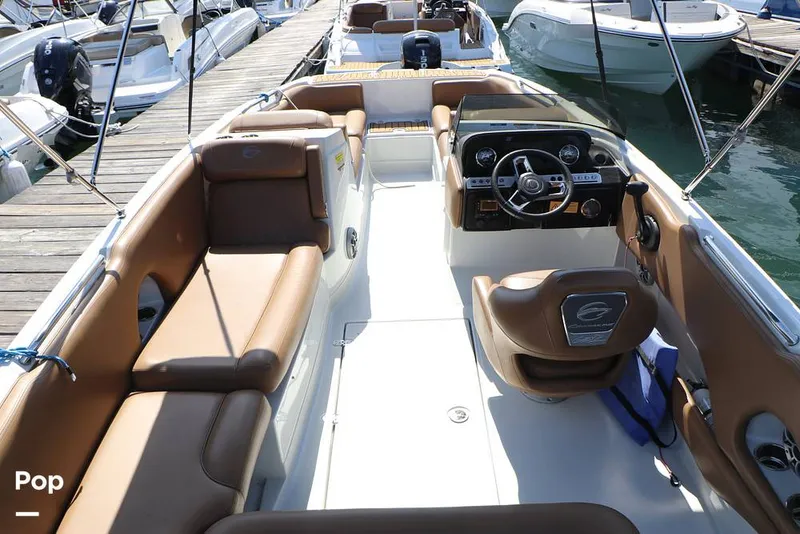 Slide: The Image of Crownline Boats E225 XS 2023 - 16368545