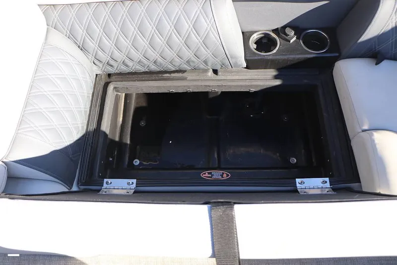 Slide: The Image of Harris Sunliner 230 2025 - 16180938