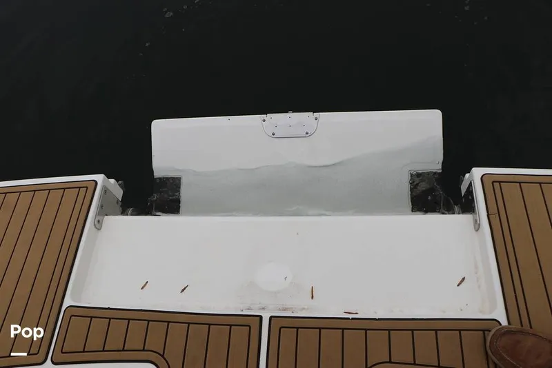 Slide: The Image of Swim Platform With Manual Submersible Swim Step - 16143028