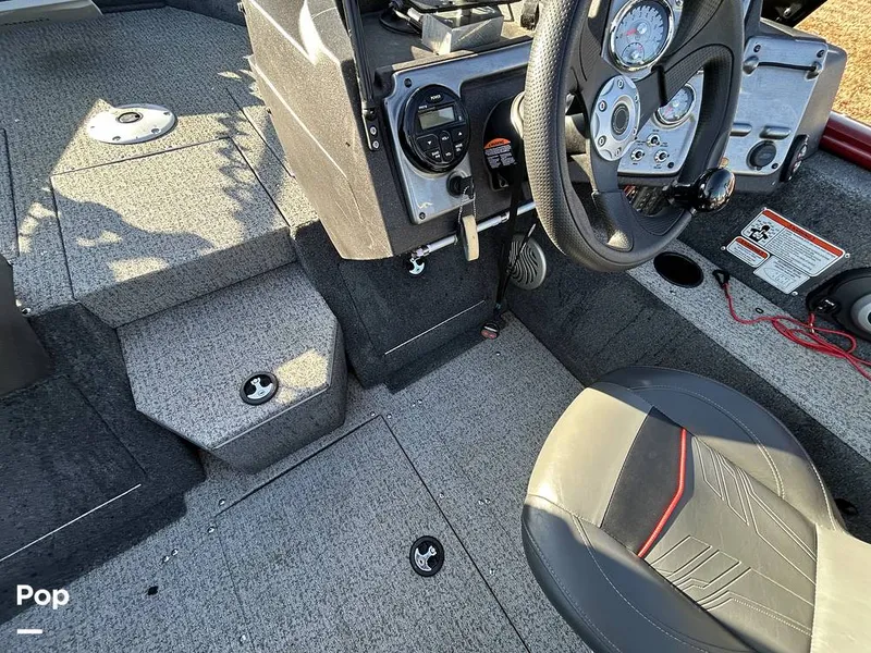 Slide: The Image of Tracker V175 Pro Guide 2022 - 16153776