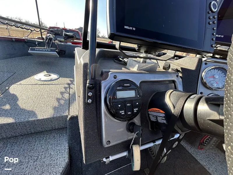 Slide: The Image of Tracker V175 Pro Guide 2022 - 16153791