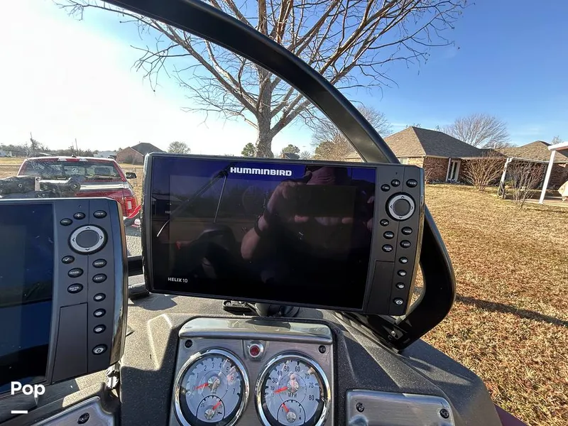 Slide: The Image of Tracker V175 Pro Guide 2022 - 16153784