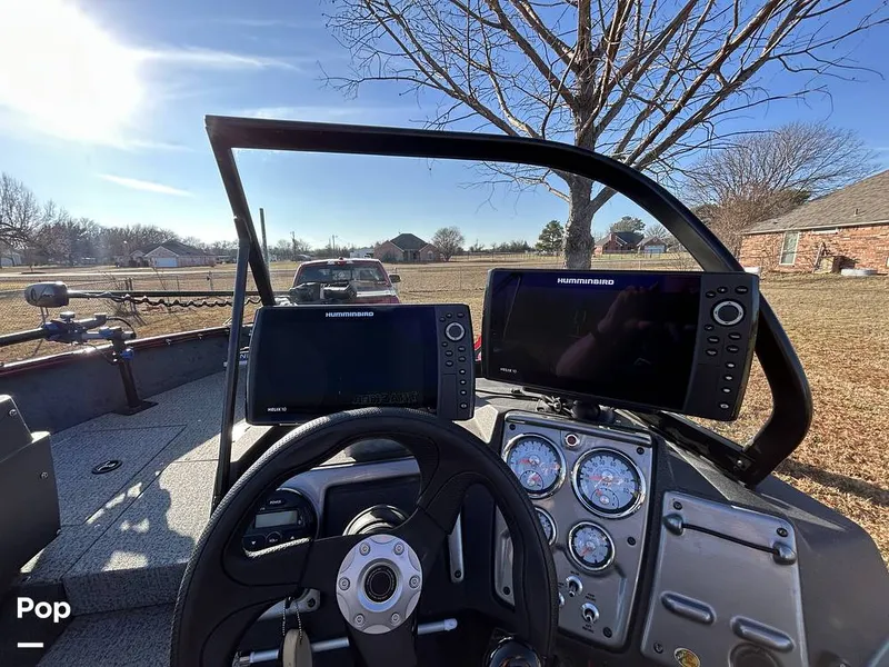 Slide: The Image of Tracker V175 Pro Guide 2022 - 16153785