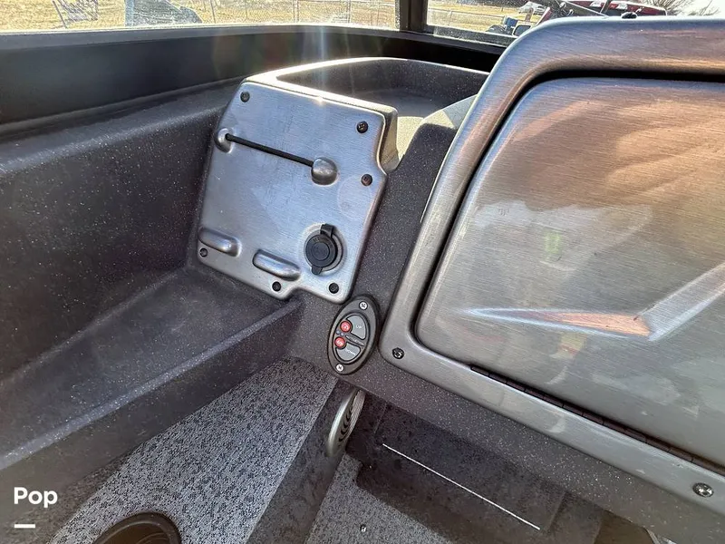 Slide: The Image of Tracker V175 Pro Guide 2022 - 16153798