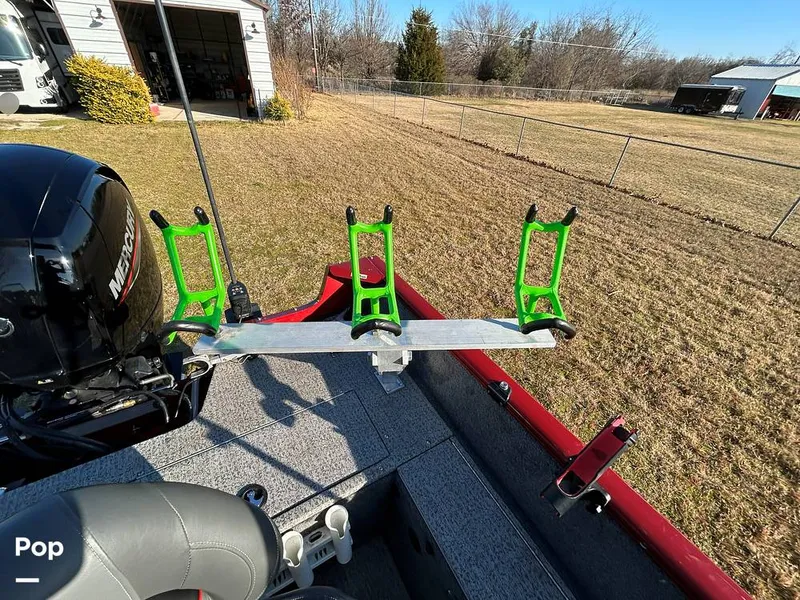 Slide: The Image of Tracker V175 Pro Guide 2022 - 16153675