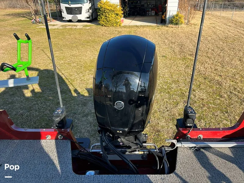 Slide: The Image of Tracker V175 Pro Guide 2022 - 16153804