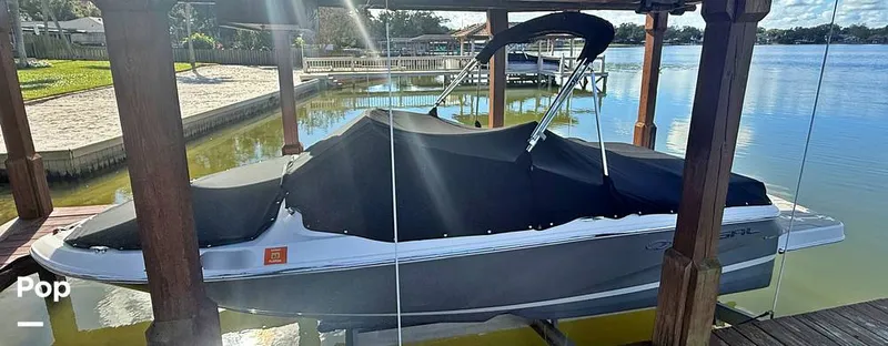 Slide: The Image of Regal 1900 ES 2017 - 16171267