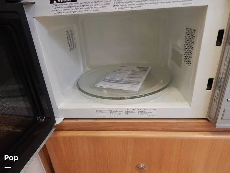 Slide: The Image of Bayliner Avanti 4085 1999 - 16144661