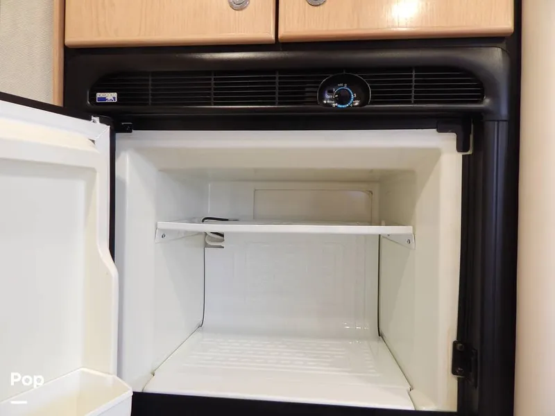 Slide: The Image of Bayliner Avanti 4085 1999 - 16144662