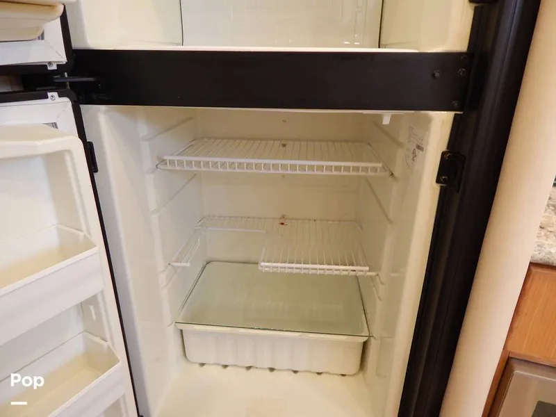 Slide: The Image of Bayliner Avanti 4085 1999 - 16144663