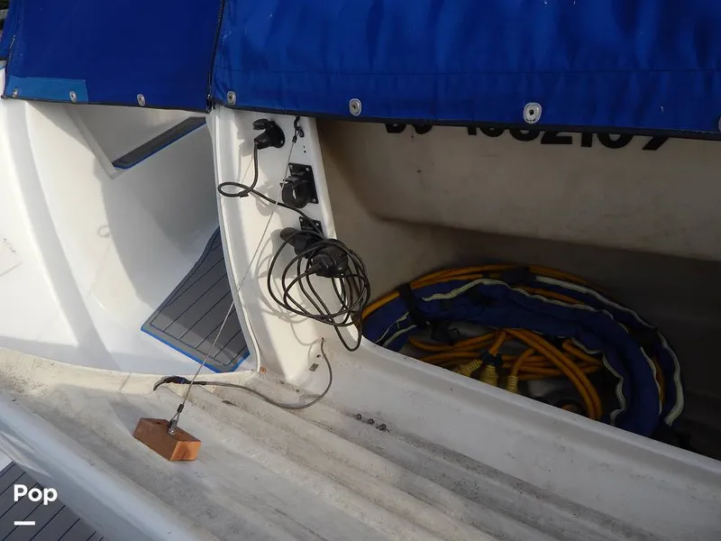 Slide: The Image of Bayliner Avanti 4085 1999 - 16144677