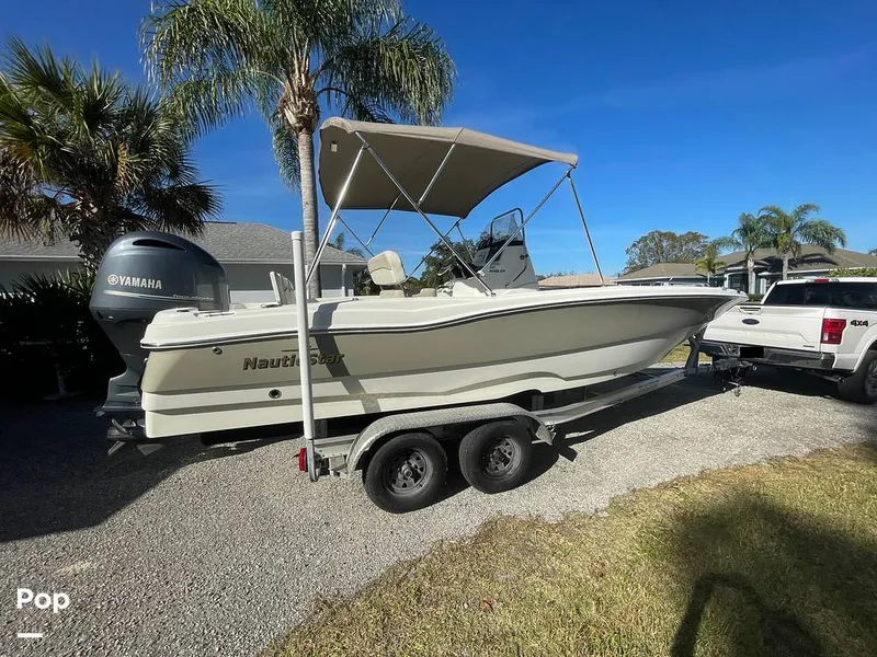 Slide: The Image of NauticStar 211 Angler 2017 - 16164555