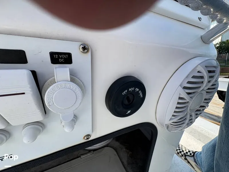 Slide: The Image of 12 Volt - 16163718