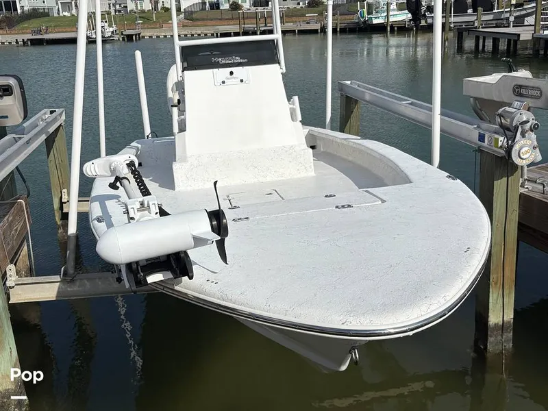 Slide: The Image of Bow Casting Deck With Storage - 16163670