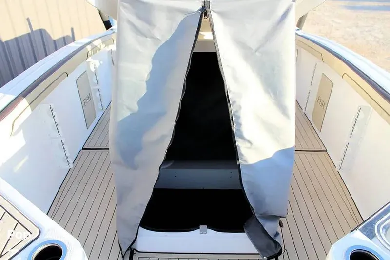 Slide: The Image of Cover Helm - 16145408