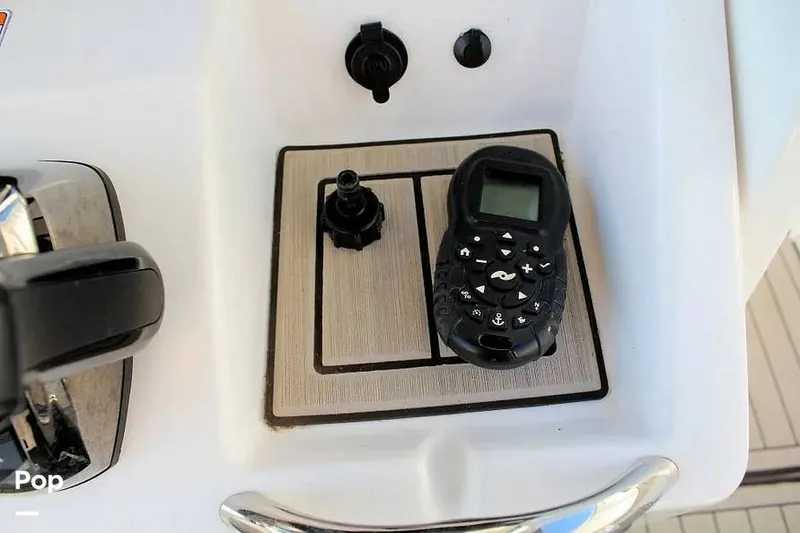 Slide: The Image of Trolling Motor Remote - 16145420