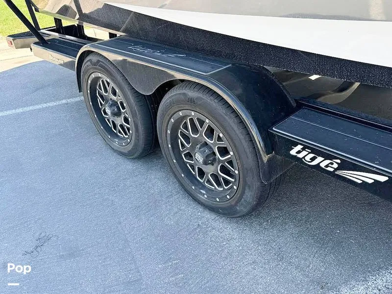 Slide: The Image of Tige 23RZX 2021 - 16303186