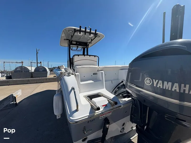 Slide: The Image of Sea Hunt Ultra 235 SE 2020 - 16211353