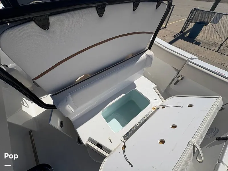 Slide: The Image of Stern Passenger Seating/storage/live Well/bait Well - 16211377