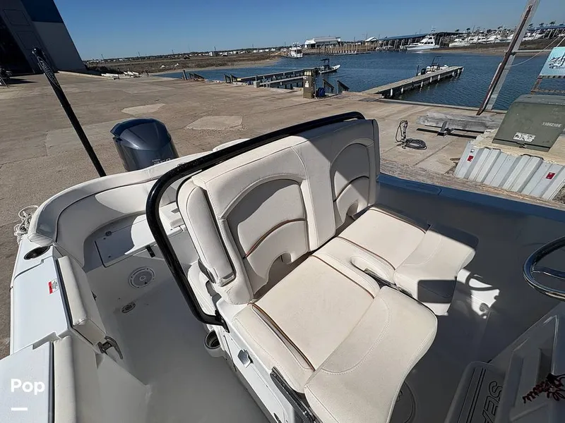 Slide: The Image of Captains Seats - 16211380