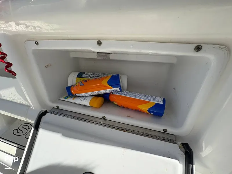 Slide: The Image of Glove Box - 16211386