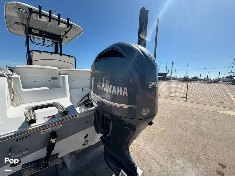 Slide: The Image of Sea Hunt Ultra 235 SE 2020 - 16211348