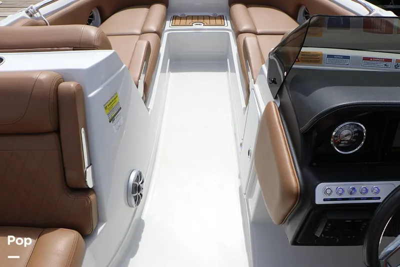 Slide: The Image of Crownline Boats E230XS 2025 - 16325006