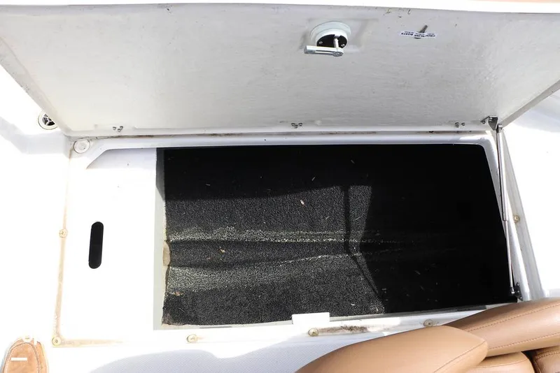 Slide: The Image of Crownline Boats E230XS 2025 - 16325005