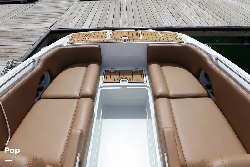 Slide: The Image of Crownline Boats E230XS 2025 - 16325009
