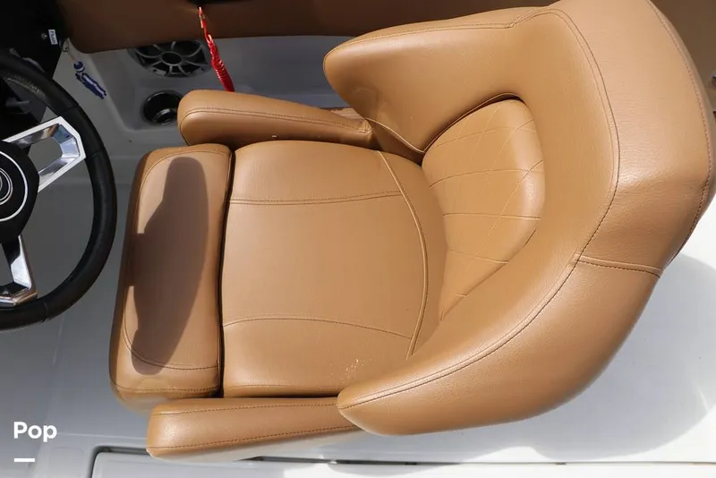 Slide: The Image of Crownline Boats E230XS 2025 - 16325001