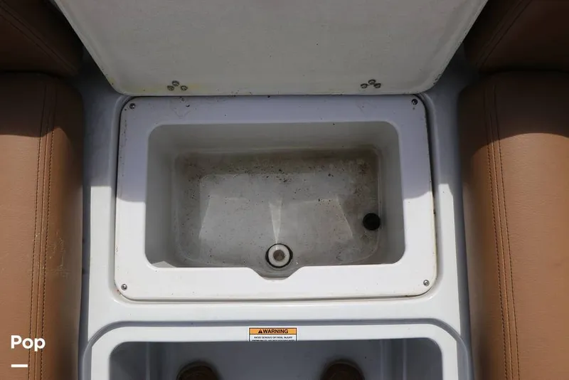 Slide: The Image of Crownline Boats E230XS 2025 - 16325012