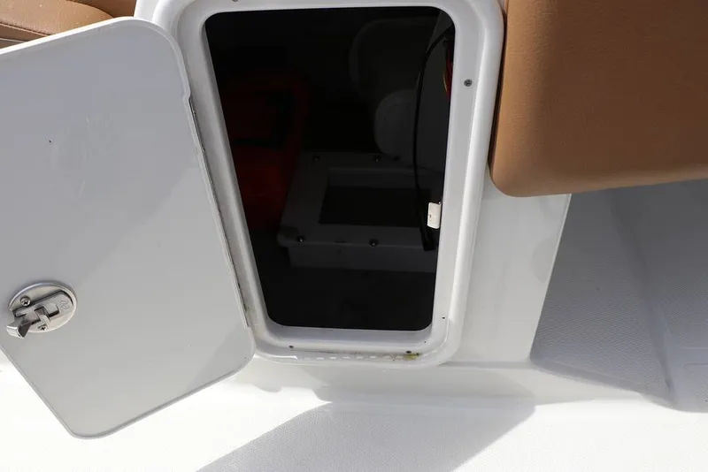 Slide: The Image of Crownline Boats E230XS 2025 - 16325007