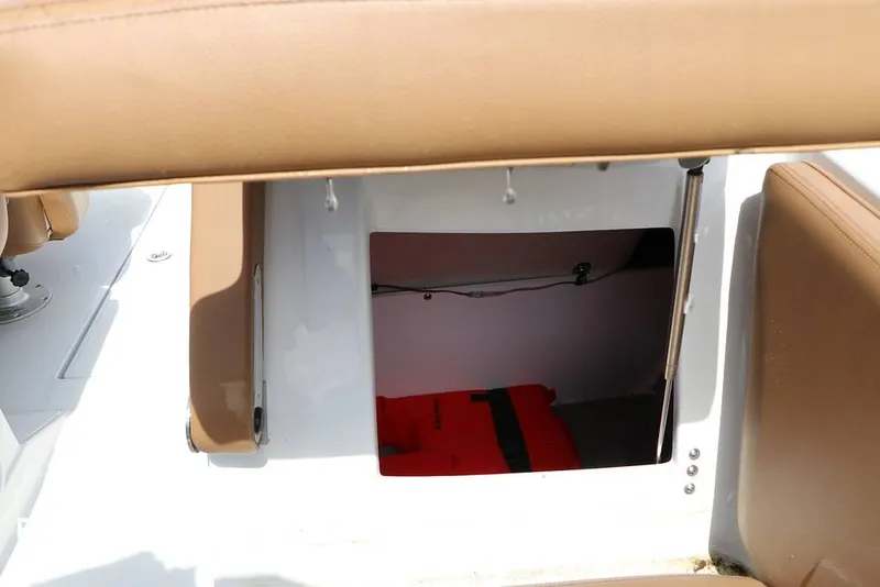 Slide: The Image of Crownline Boats E230XS 2025 - 16325022