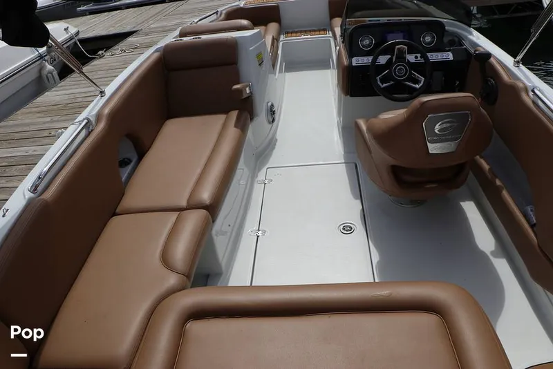 Slide: The Image of Crownline Boats E230XS 2025 - 16324990