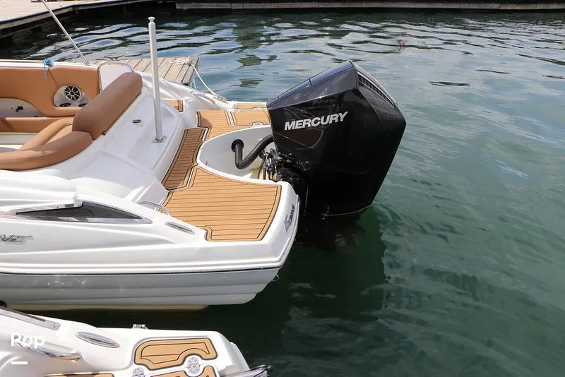 Slide: The Image of Crownline Boats E230XS 2025 - 16324972