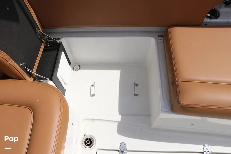 Slide: The Image of Crownline Boats E230XS 2025 - 16324956