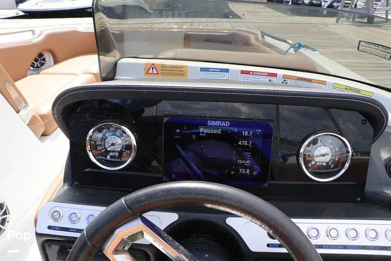 Slide: The Image of Crownline Boats E230XS 2025 - 16324933
