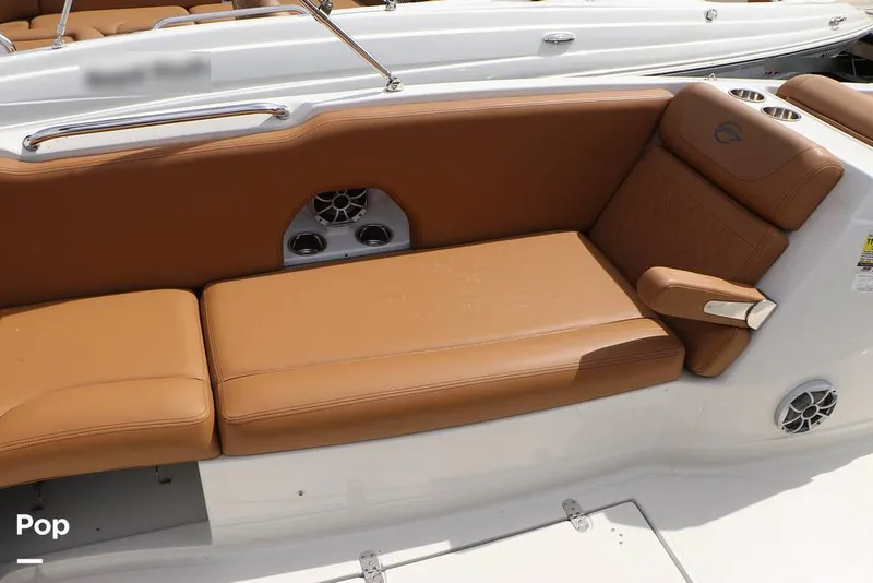 Slide: The Image of Crownline Boats E230XS 2025 - 16324959