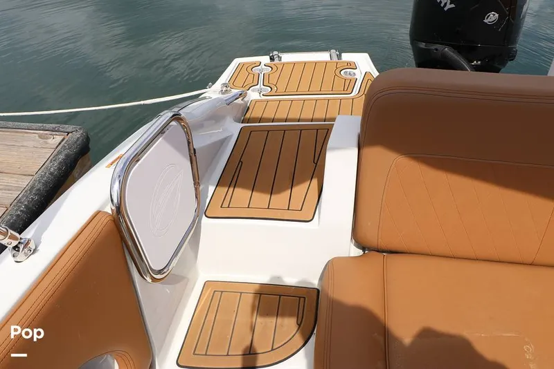Slide: The Image of Crownline Boats E230XS 2025 - 16324963